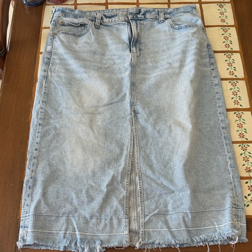 GAP Light Wash Denim Midi Skirt